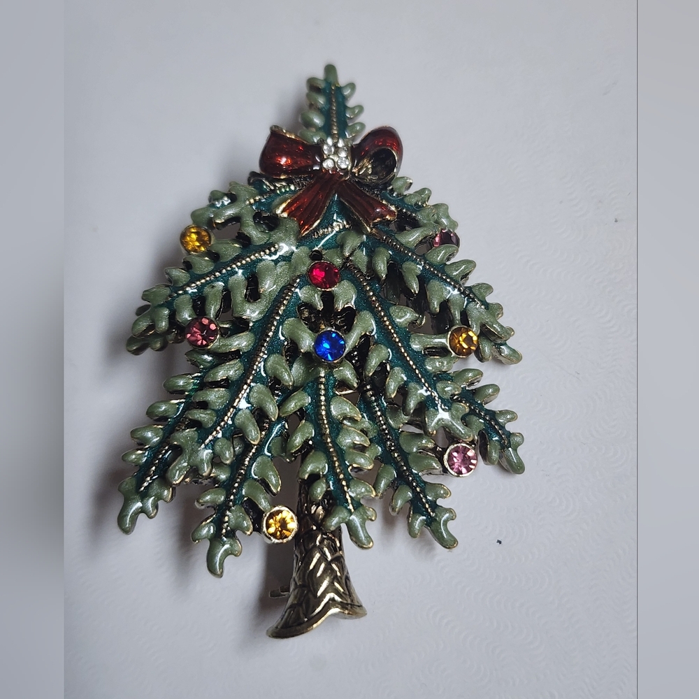 Vintage 2004 1st Annual Avon Festive Holiday Tree Brooch
